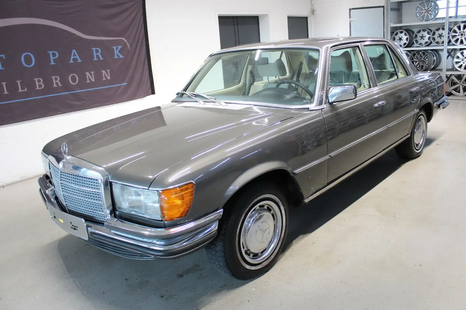 Mercedes-Benz 350 SE W116 Oldtimer*AUTOMATIC*CASSETE* Grijs - 1