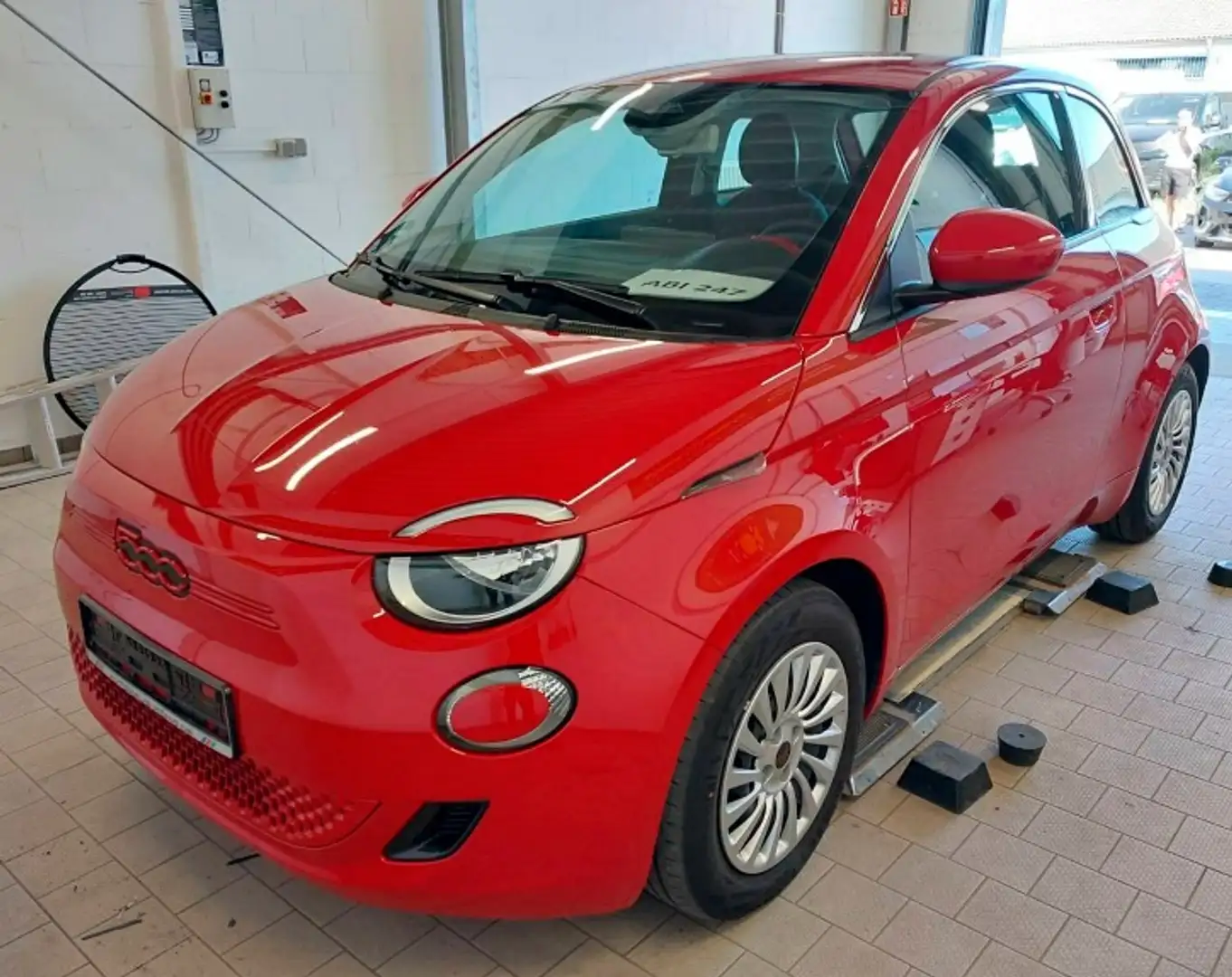 Fiat 500e RED 118PS 42KWh Tech-Paket Rot - 1