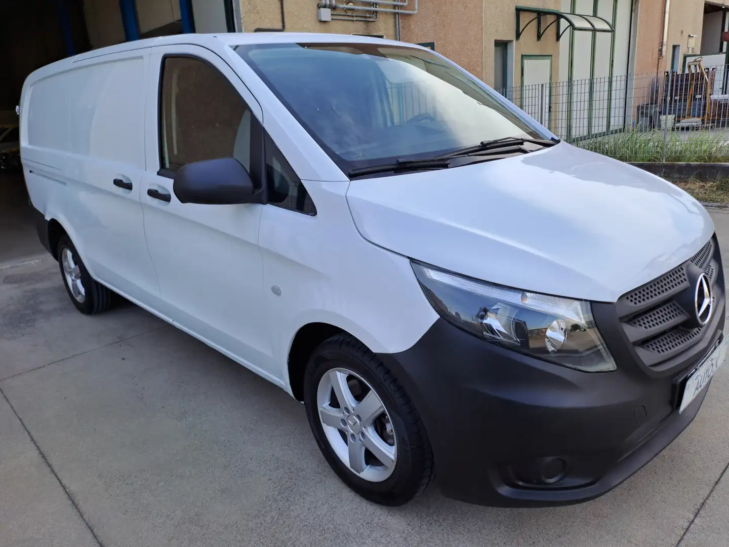 Mercedes-Benz Vito 111 CDI Furgone LONG Bianco - 1