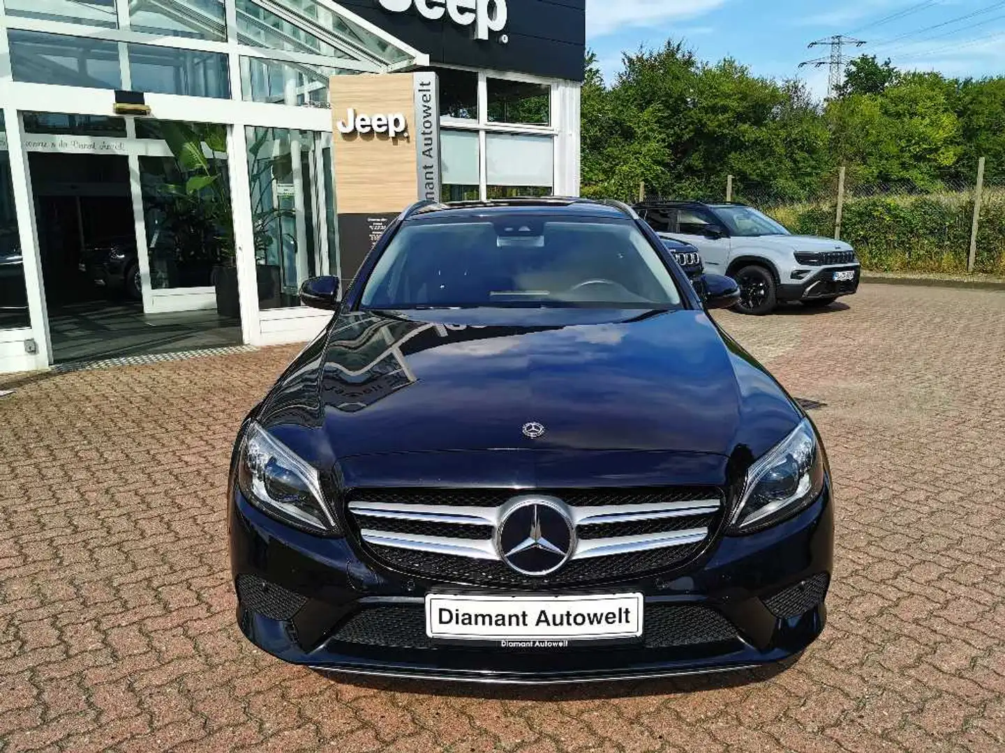 Mercedes-Benz 4MATIC Allradantriebssystem Schwarz - 2