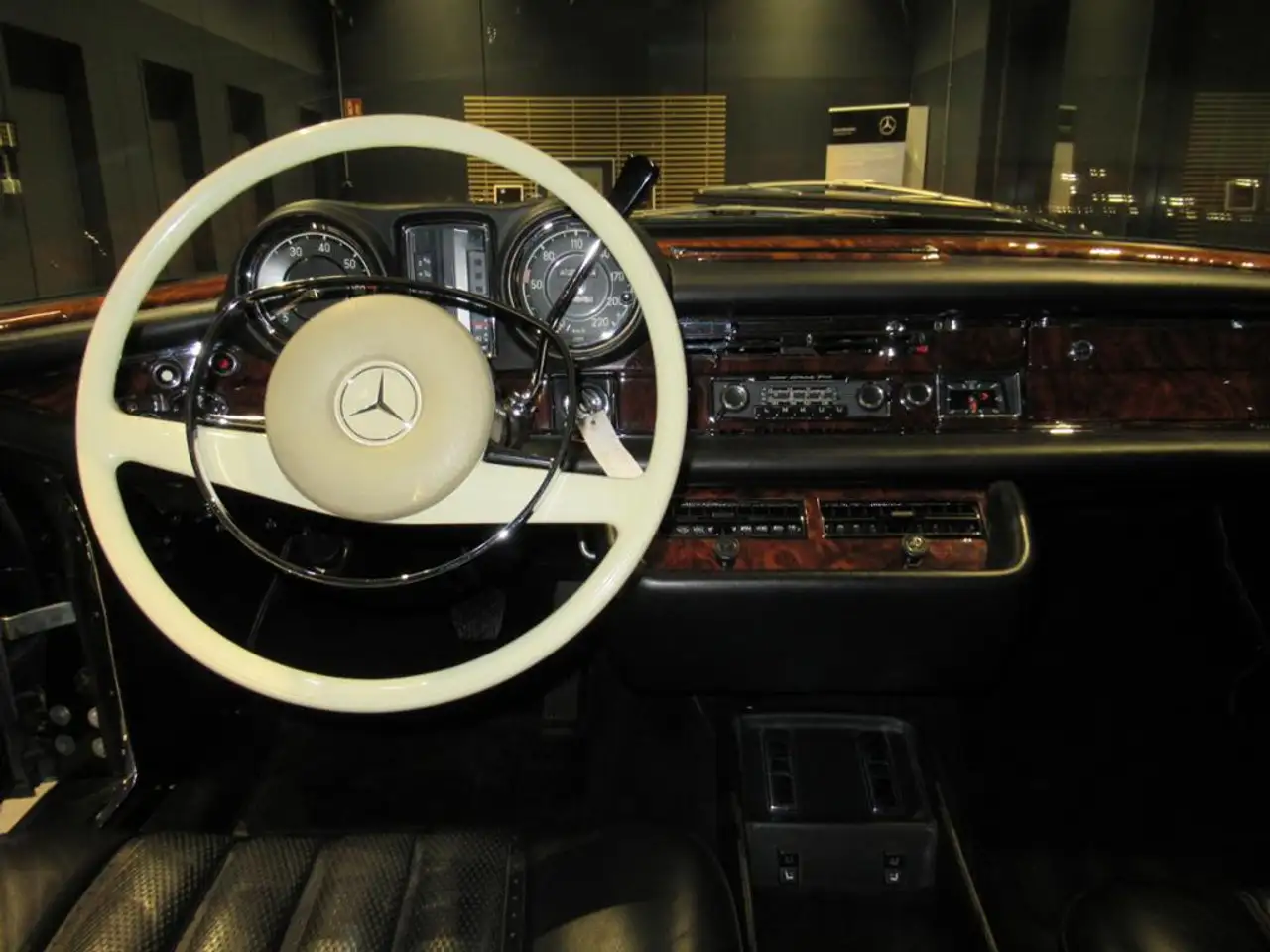 Mercedes-Benz 280 SE Cabrio *Deu. Fahrzeug*gepflegter Zustand*, foto 11