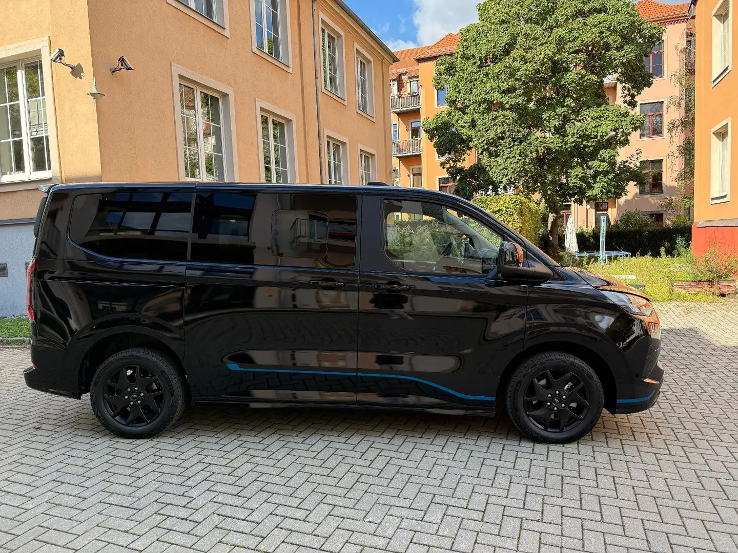 Ford Tourneo Custom Bus Plug-in Hybrid 340 L1 Tourneo Schwarz - 2