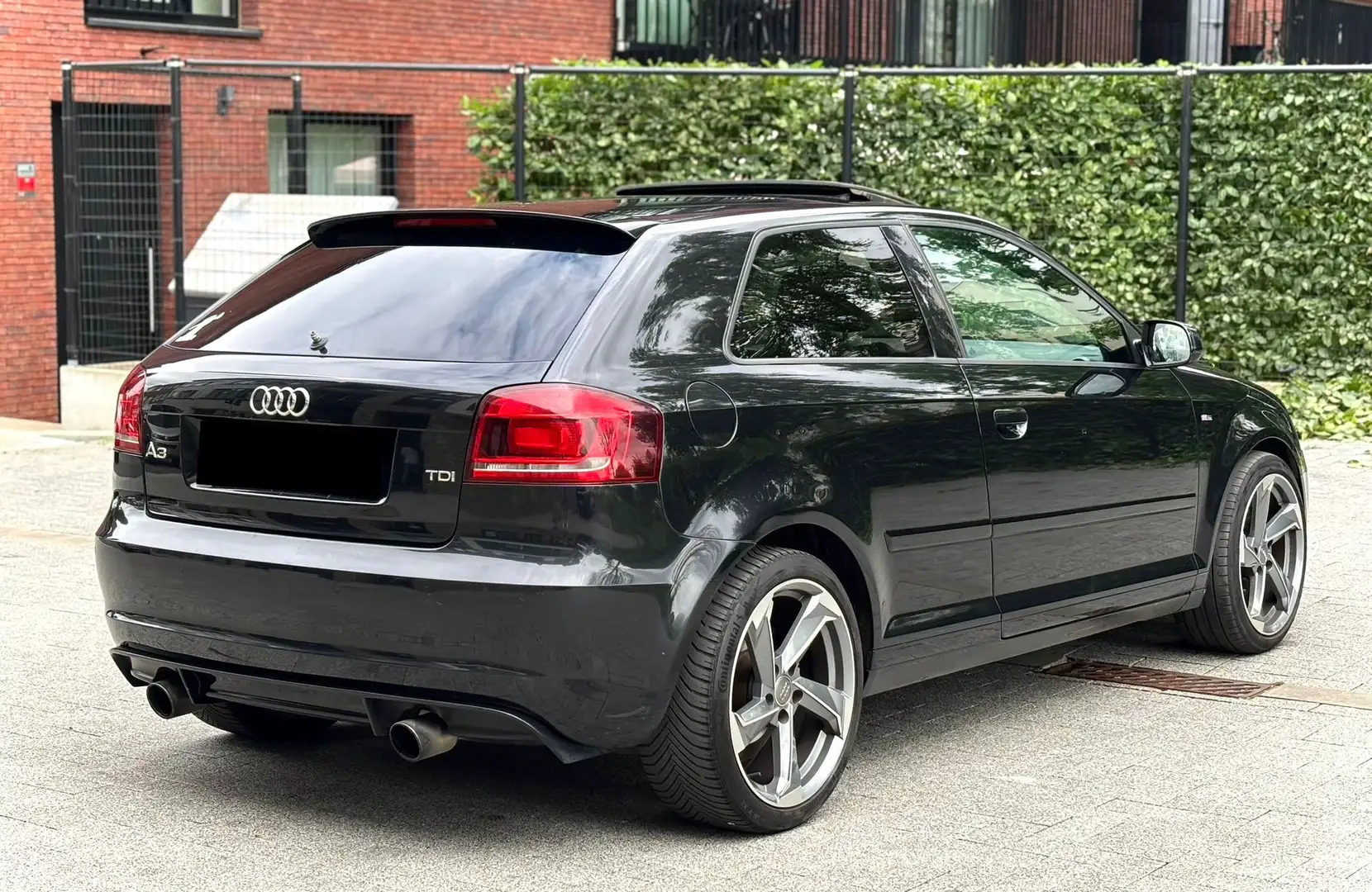 Audi A3 A3 2.0 TDI DPF S tronic S line Sportpaket Zwart - 2
