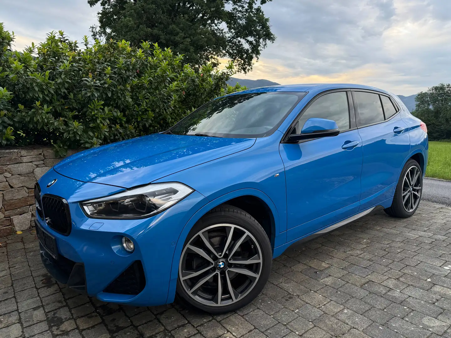 BMW X2 M X2 sDrive 18d M Sport Aut. M Sport Blau - 1