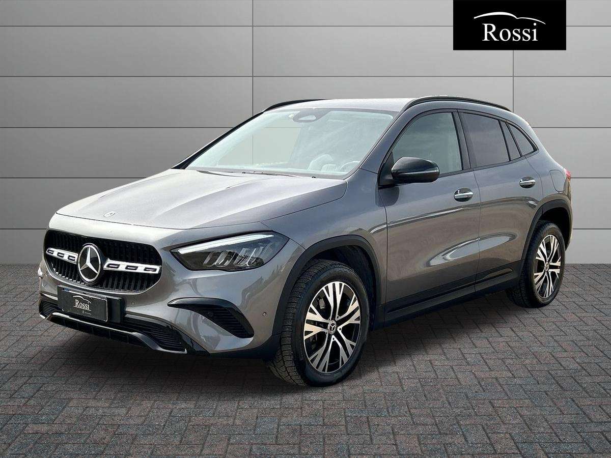 Mercedes-Benz GLA 200