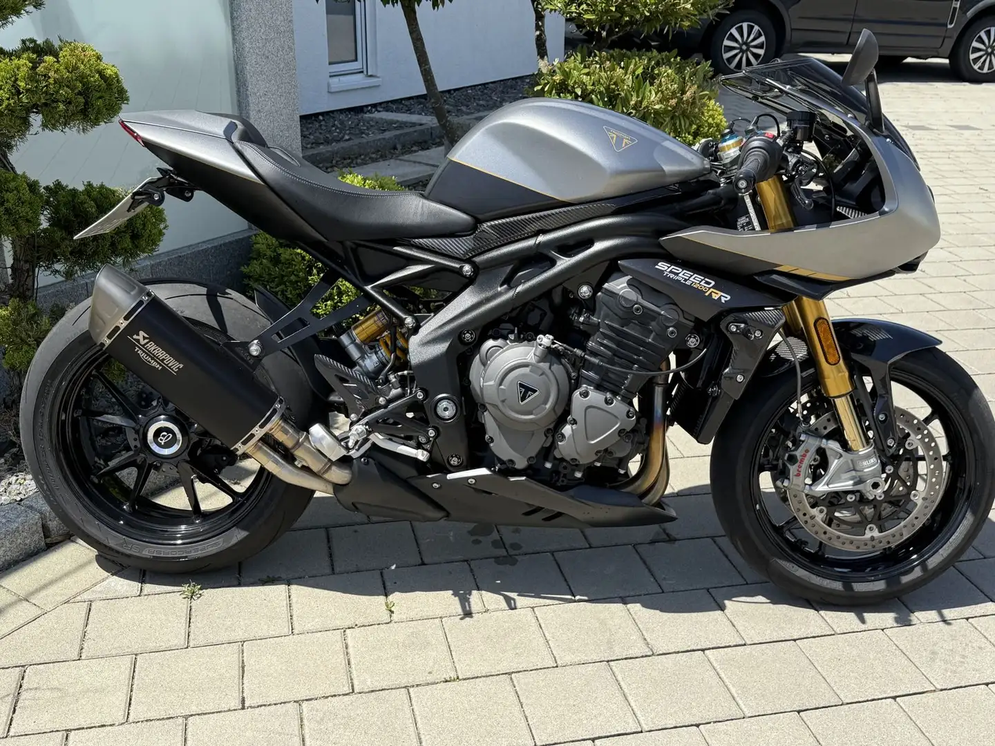 Triumph Speed Triple 1200 RR Edition Breitling Nr. 18/27 Сірий - 1