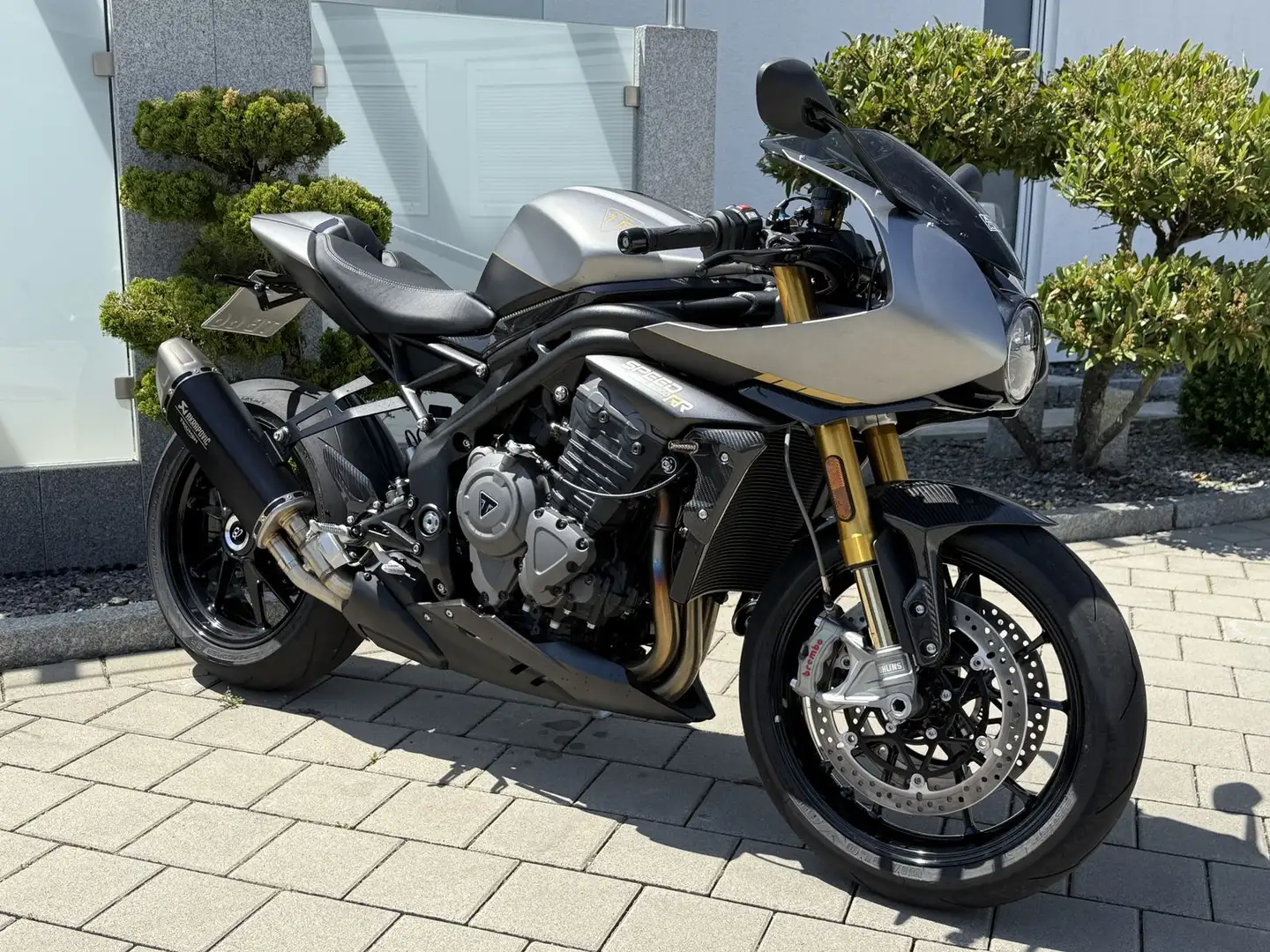 Triumph Speed Triple 1200 RR Edition Breitling Nr. 18/27 Сірий - 2