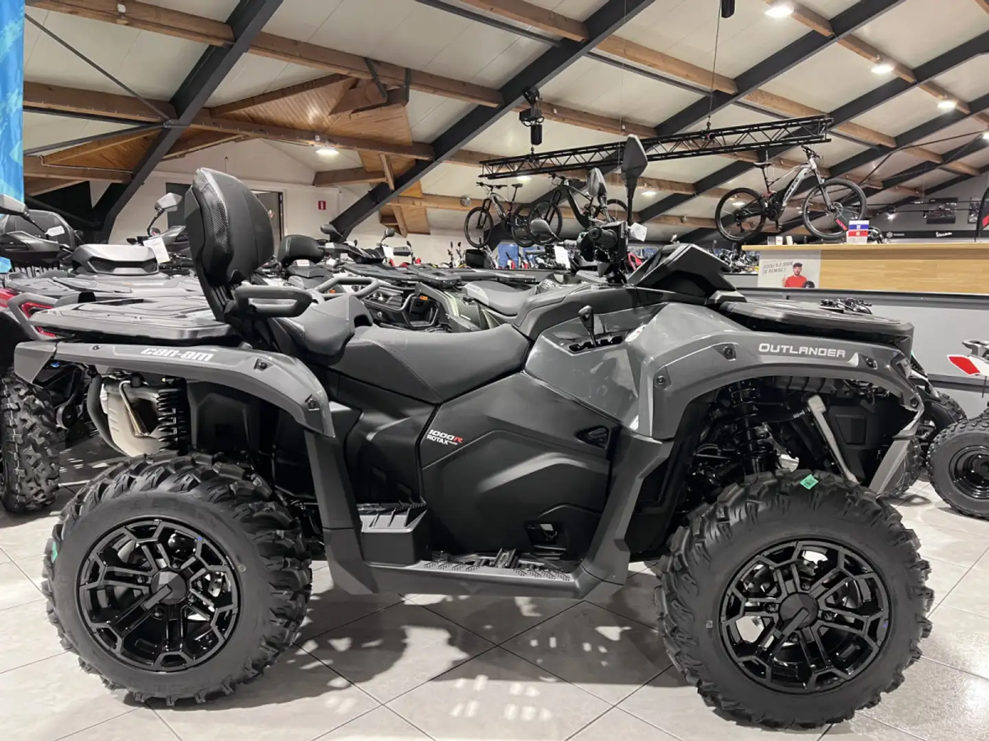 Can-Am Outlander Max DPS T ABS 1000 T3 +60 km/h Grijs - 1