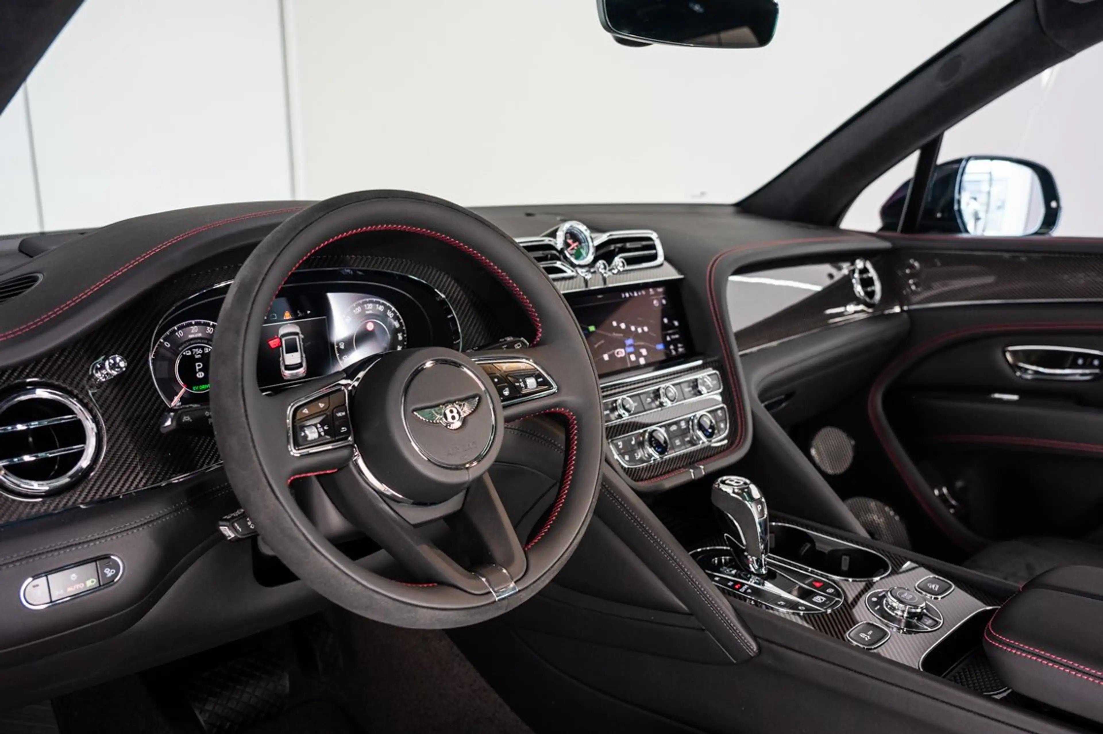 Bentley Bentayga Bentayga S Turbo V6 PHEV — photo 11