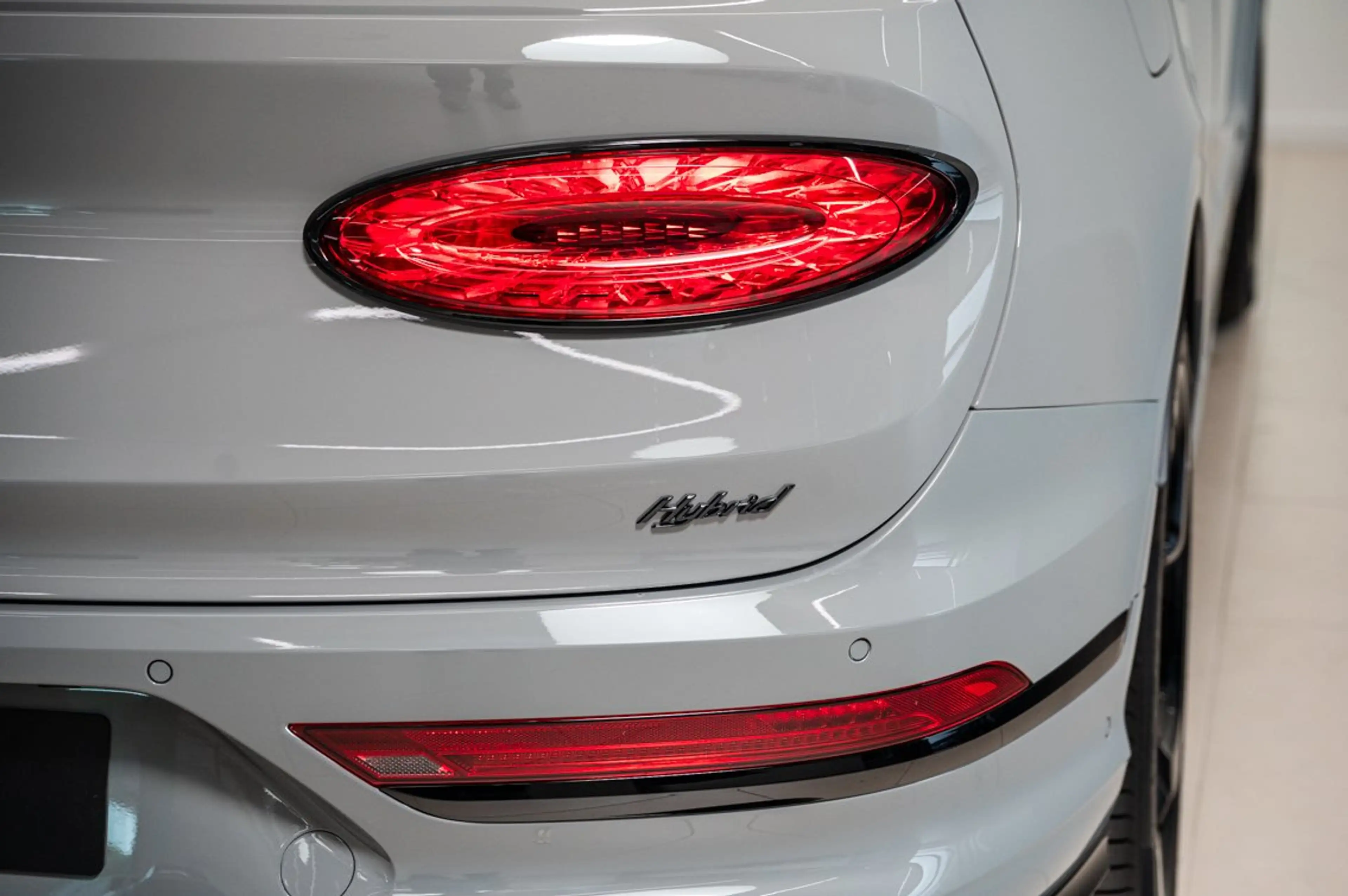 Bentley Bentayga Bentayga S Turbo V6 PHEV — photo 9