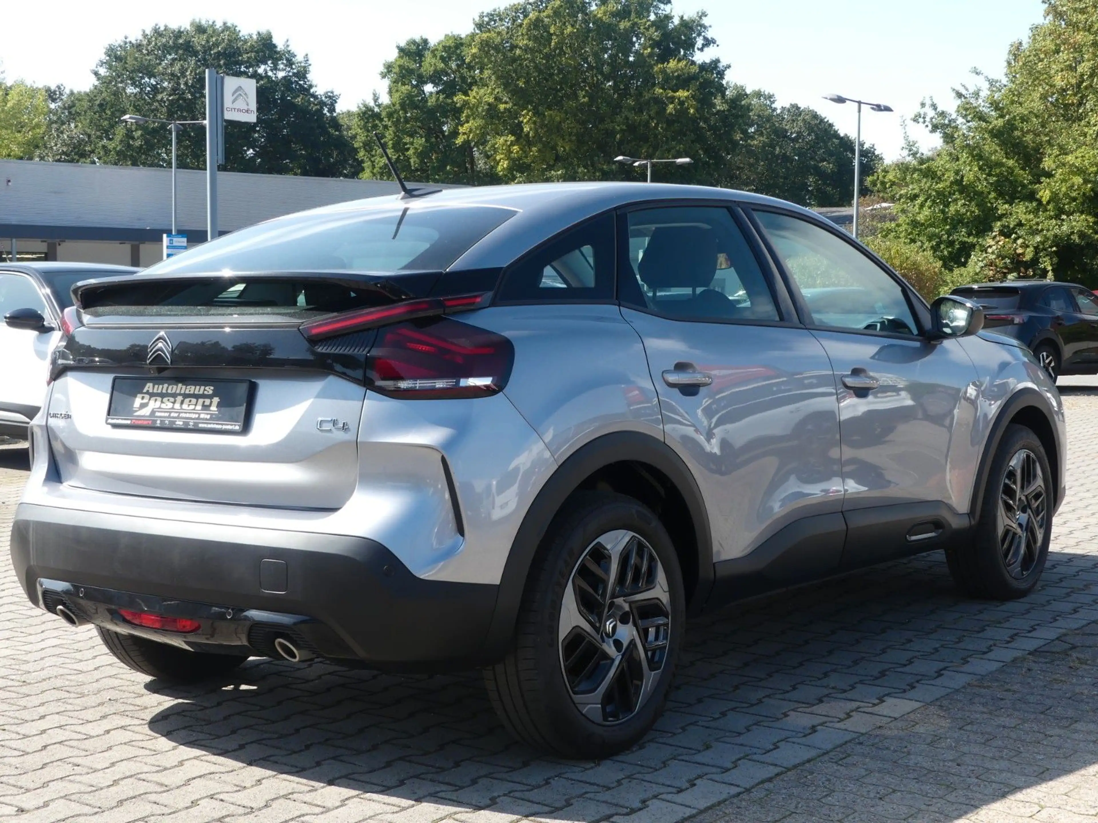 Citroen C4 PureTech 130 S&S Plus — photo 4