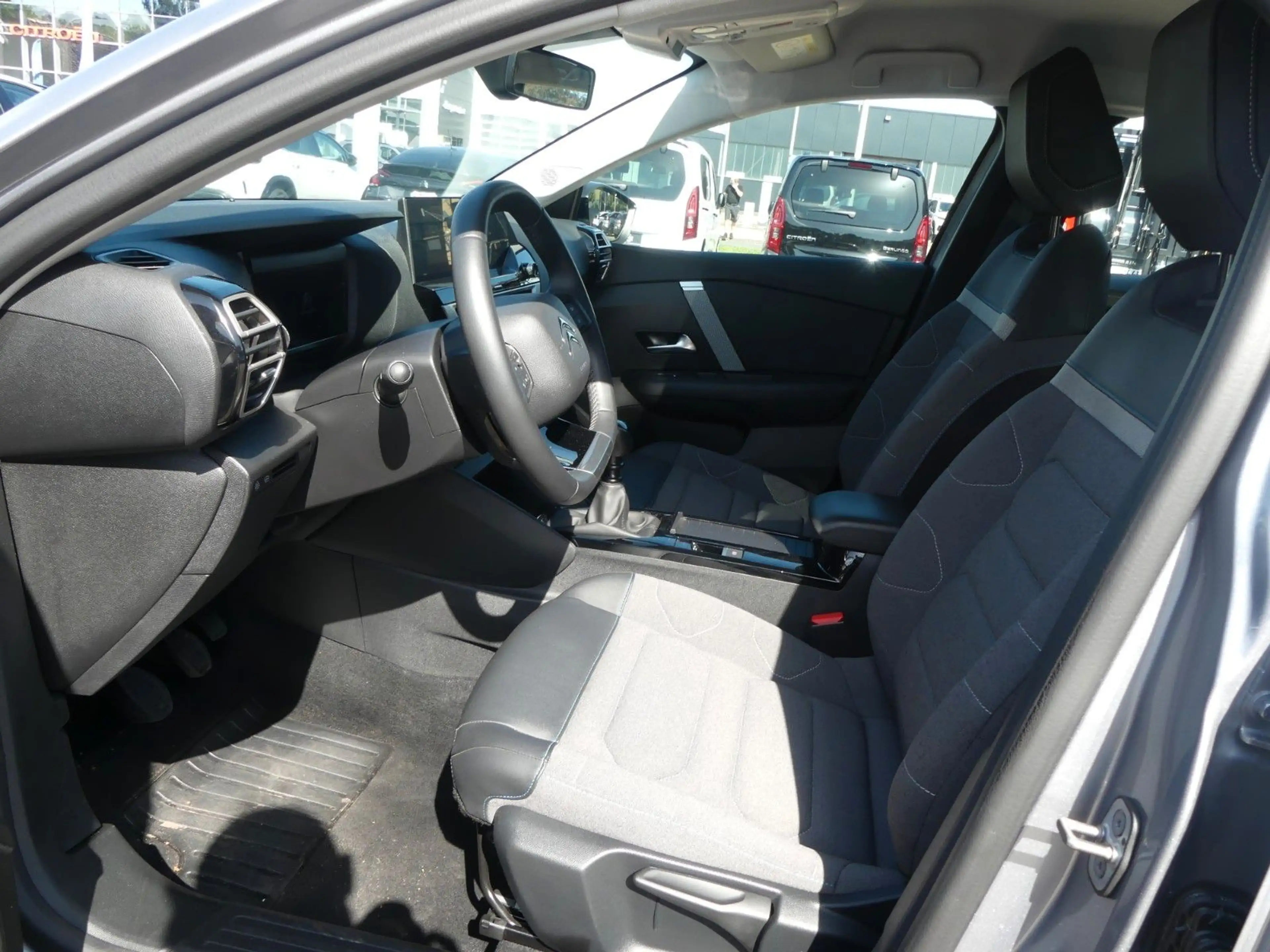 Citroen C4 PureTech 130 S&S Plus — photo 11