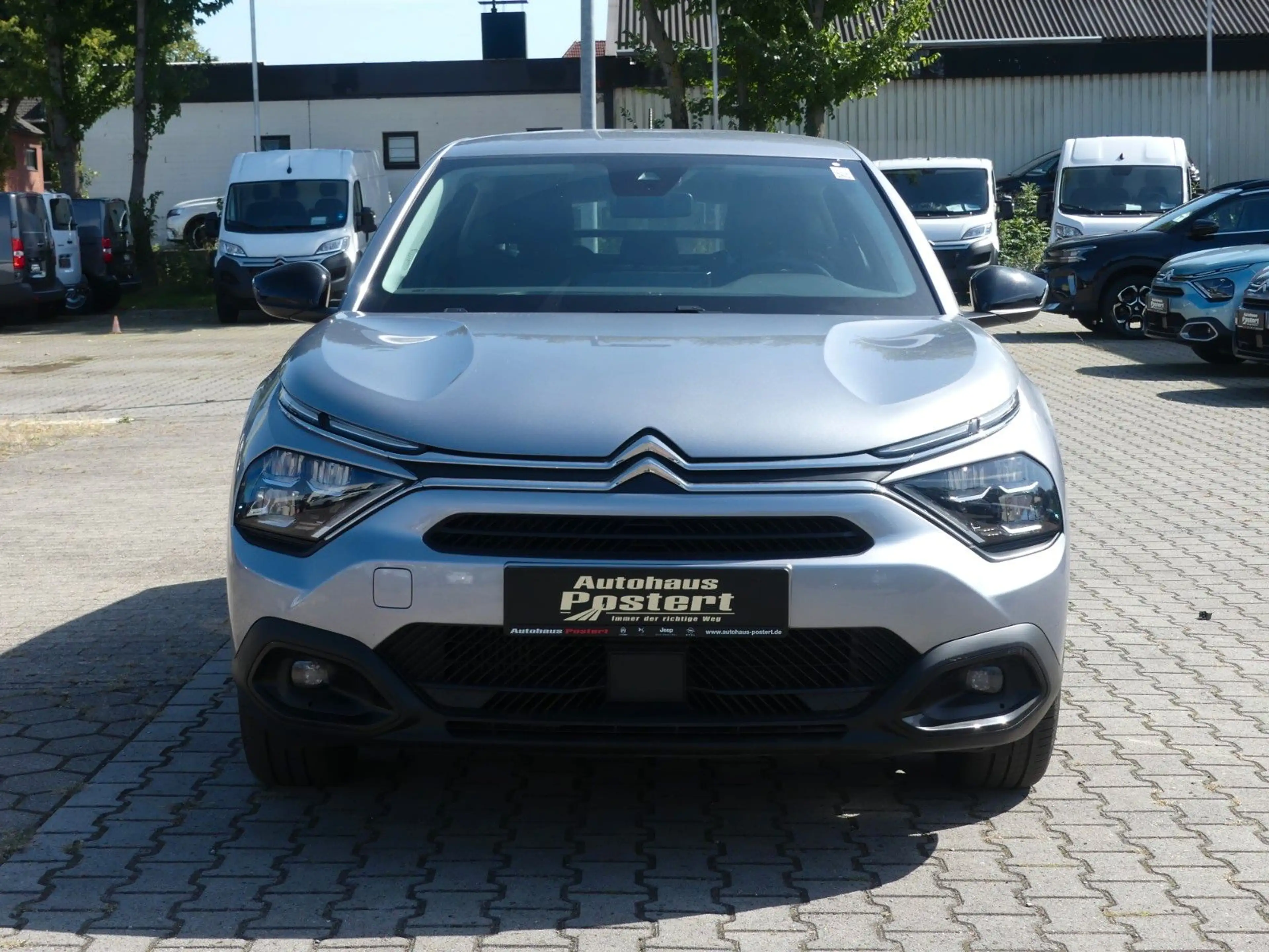 Citroen C4 PureTech 130 S&S Plus — photo 2