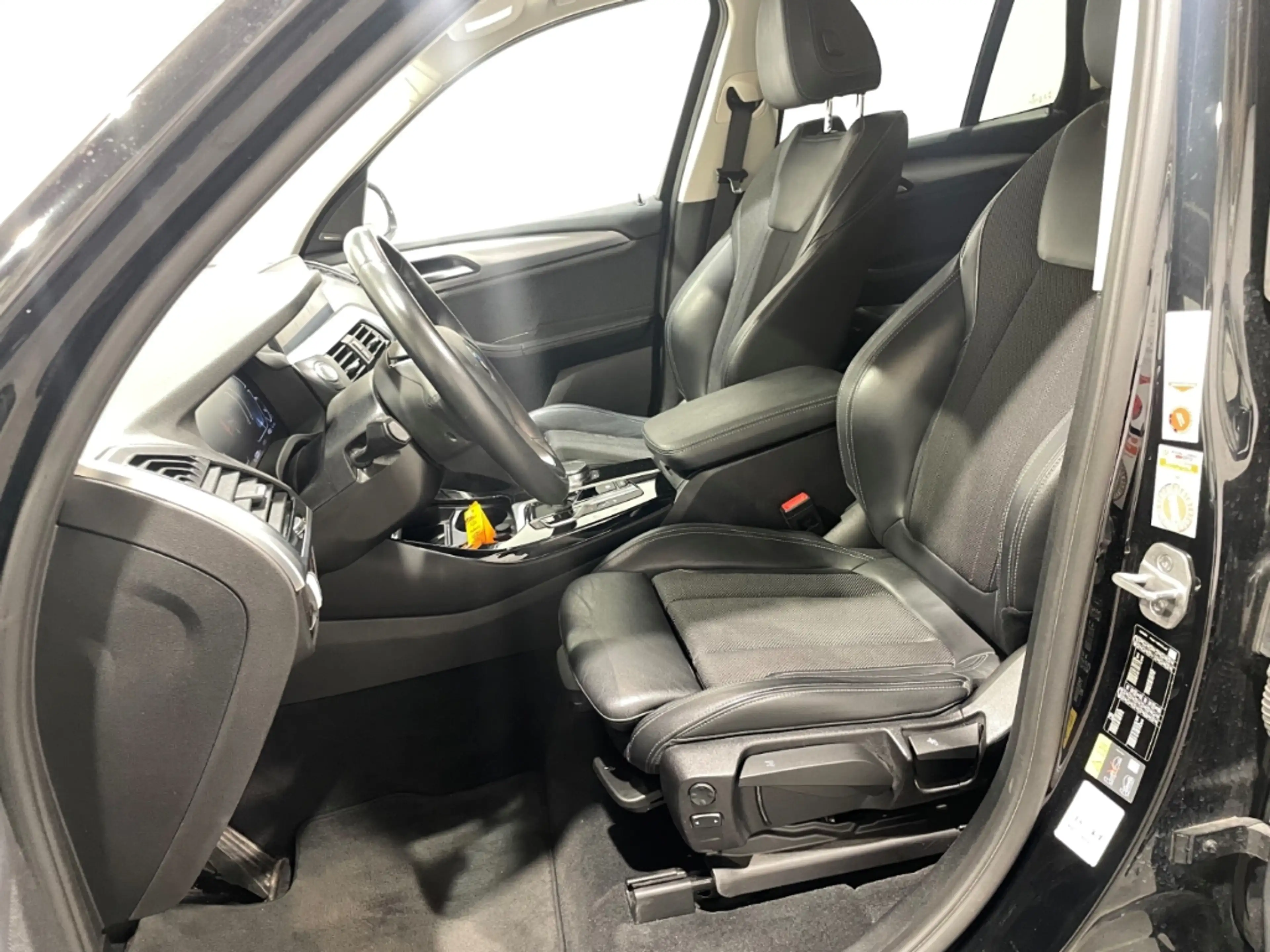 BMW X3 xDrive 30 e Advantage EU6d Navi LED ACC — photo 6