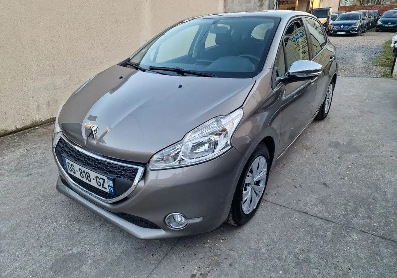 Peugeot 208 essence 82ch boite automatique garantie 