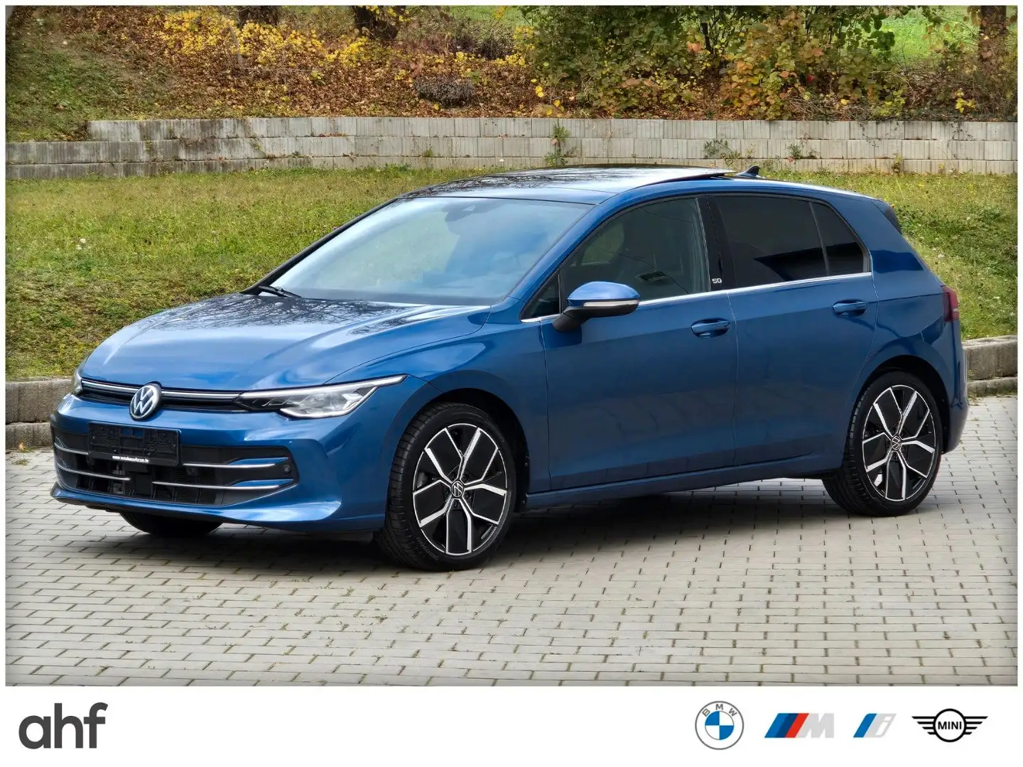 Volkswagen Golf VIII Lim. 1.5 eTSI DSG EDITION 50 PANO HUD Blau - 1