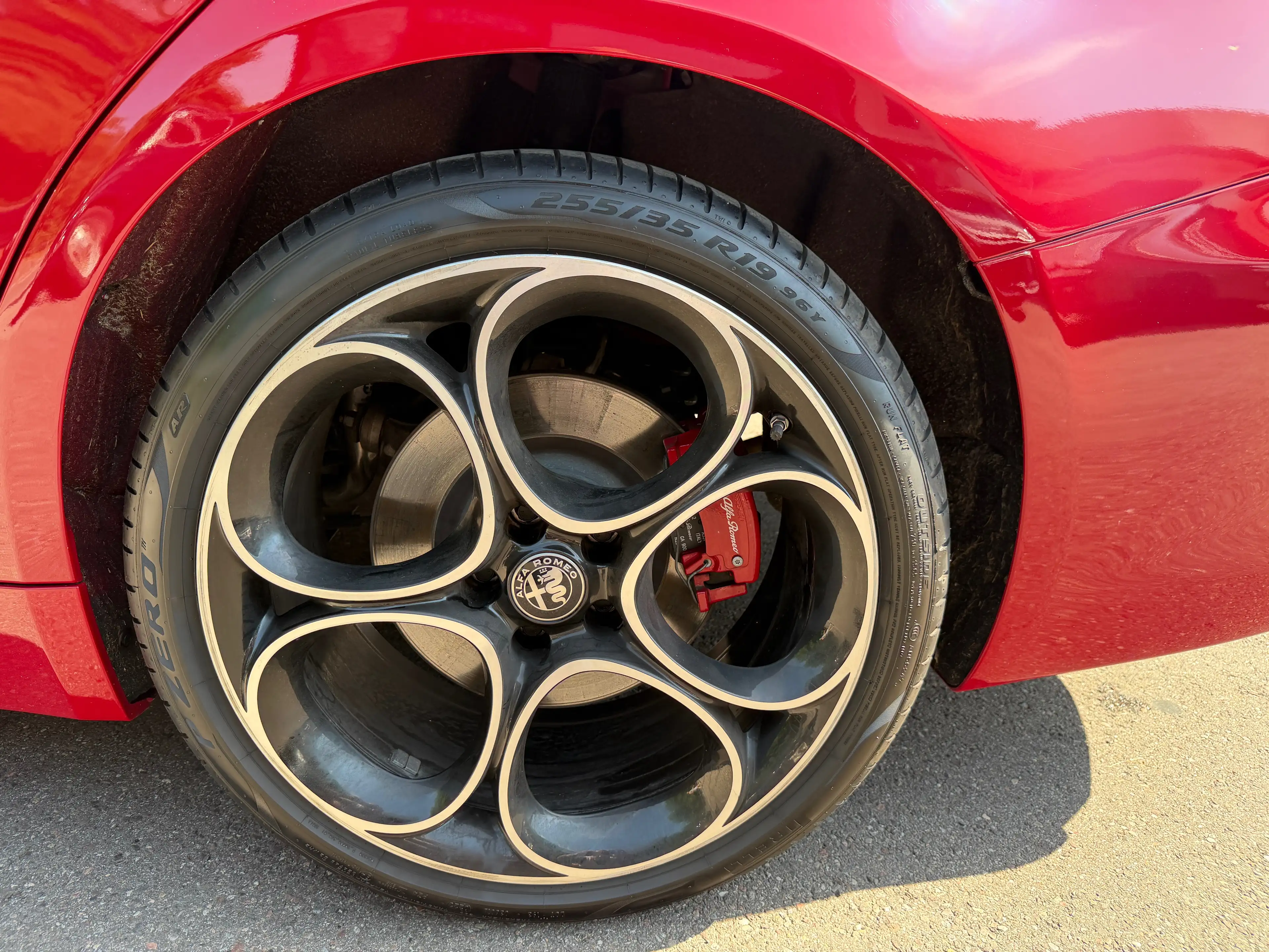 Alfa Romeo Giulia Competizione Q4 — photo 15