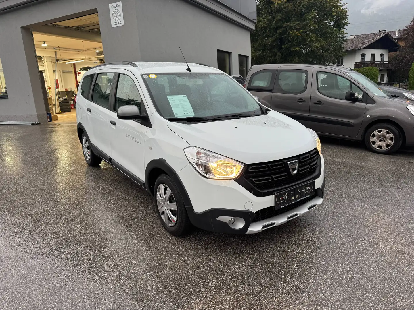 Dacia Lodgy Stepway Celebration Weiß - 1