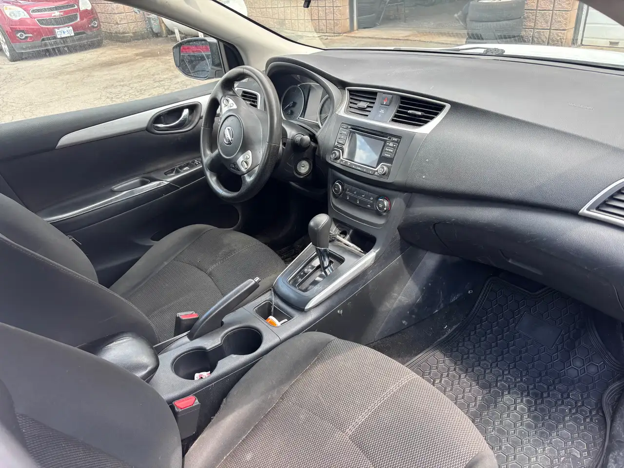 Nissan Sentra снимка Nissan Sentra