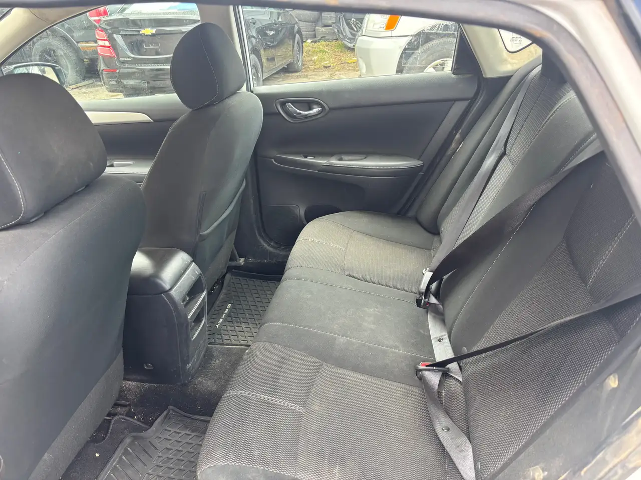 Nissan Sentra снимка Nissan Sentra