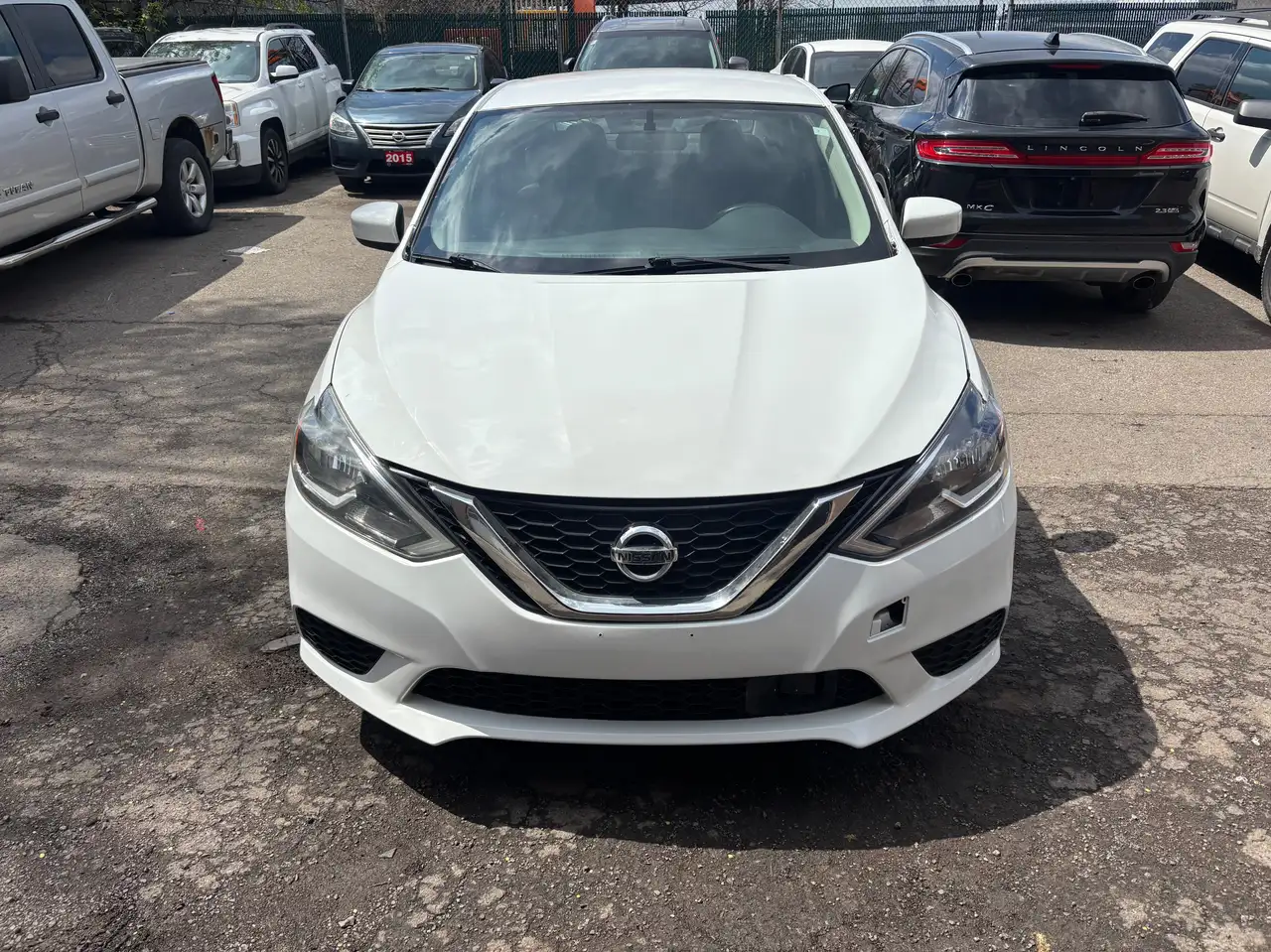 Nissan Sentra снимка Nissan Sentra
