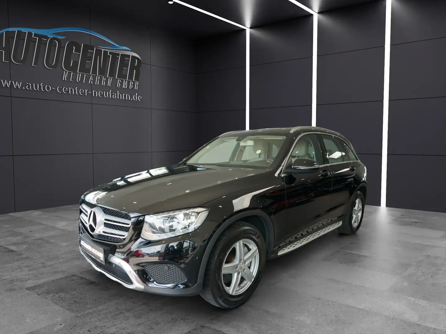 Mercedes-Benz GLC 250 4Matic NAVI+KLIMA+PDC+AHK+PARKASSISTENT+ Schwarz - 1
