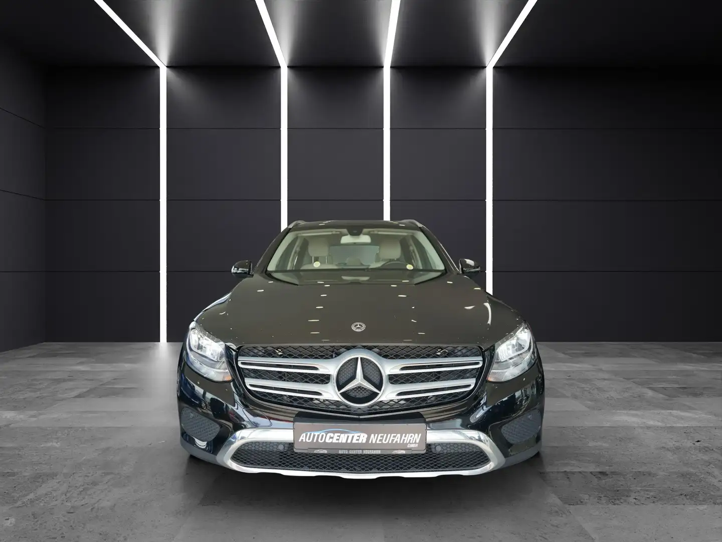 Mercedes-Benz GLC 250 4Matic NAVI+KLIMA+PDC+AHK+PARKASSISTENT+ Schwarz - 2
