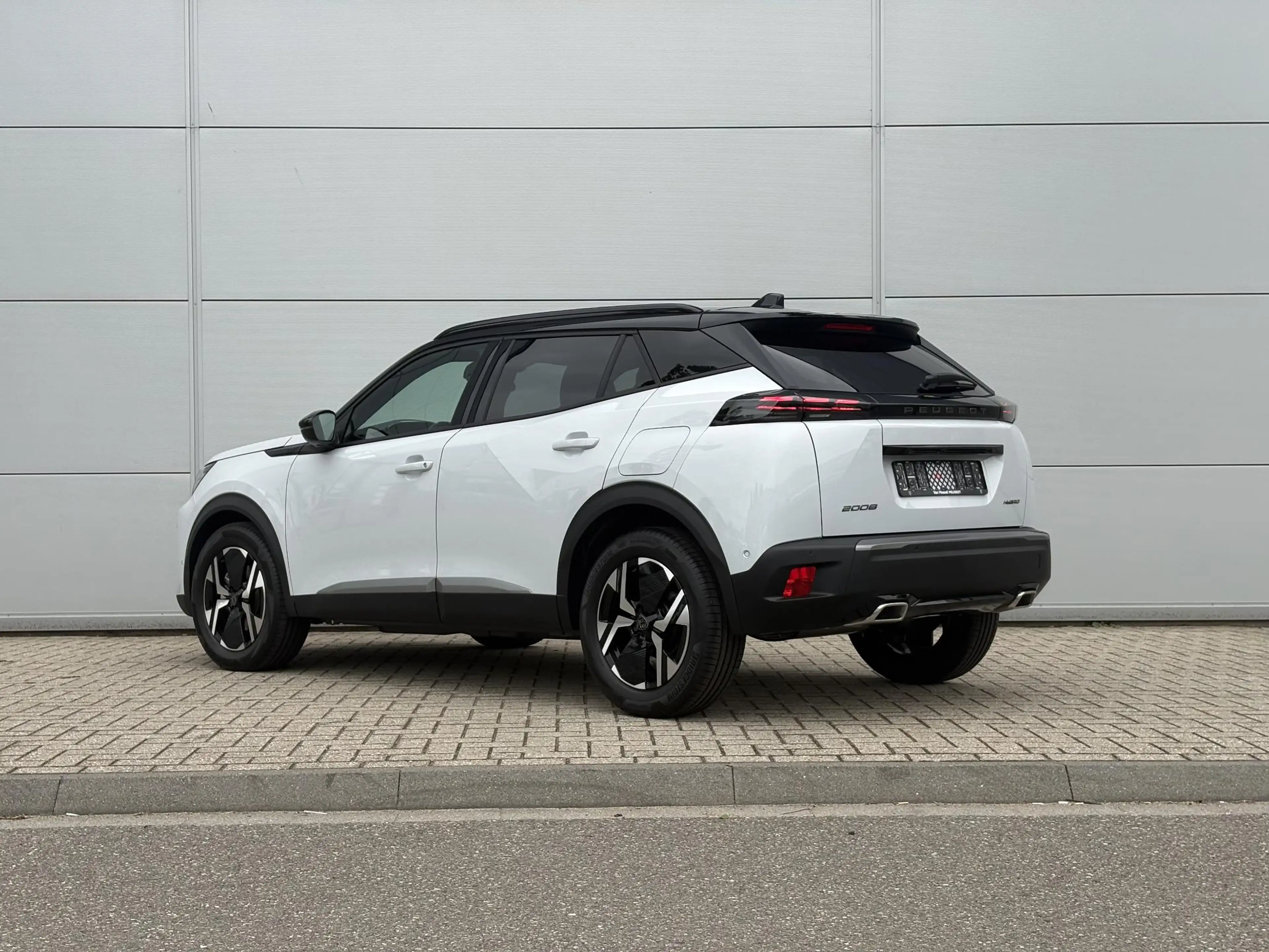 Peugeot 2008 1.2 Hybrid 145 GT | Elektrische stoelen | Adaptiev — photo 4