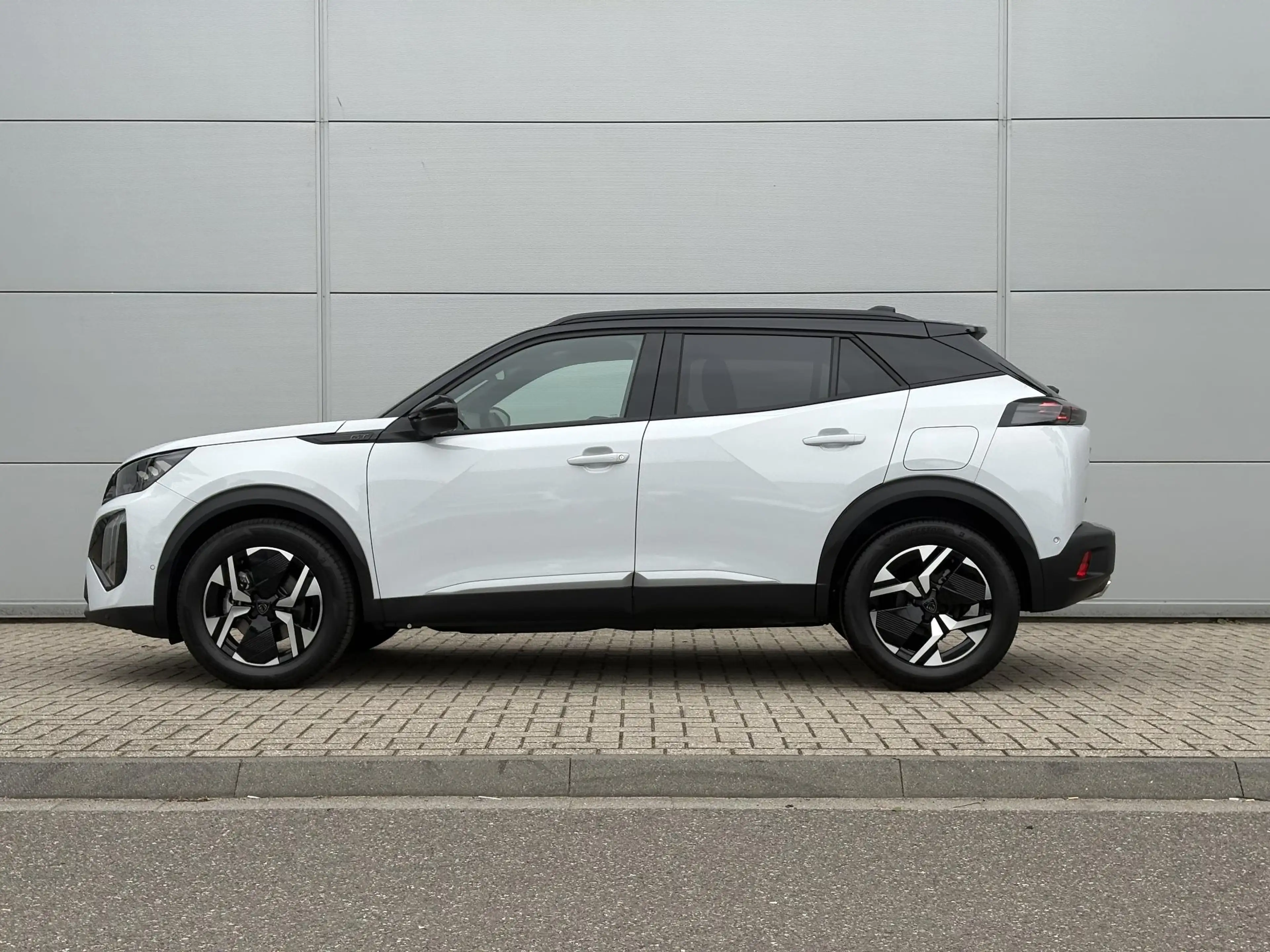 Peugeot 2008 1.2 Hybrid 145 GT | Elektrische stoelen | Adaptiev — photo 3