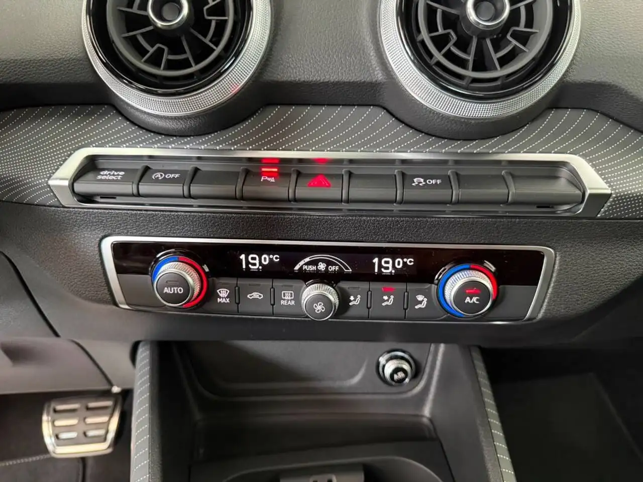 Audi Q2 35 1.5 tfsi Identity Black s-tronic, миниатюра 25