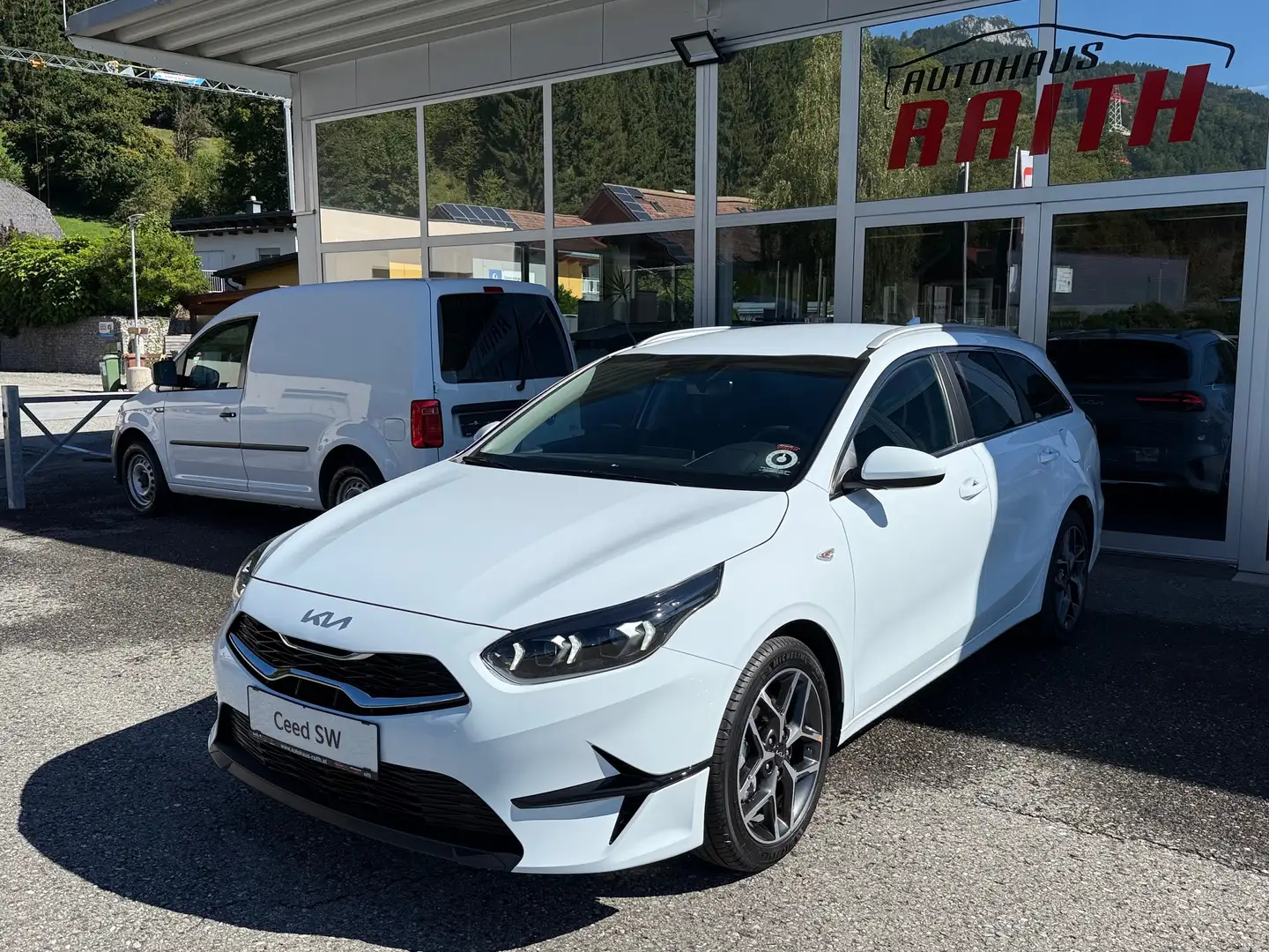 Kia Ceed SW / cee'd SW 1,0 T-GDI GPF Silber + Pak.-Style isg Blanc - 1