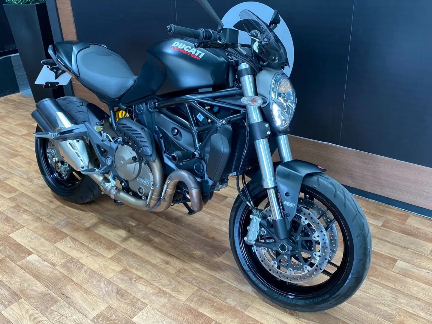 Ducati Monster 821 Dark Noir - 2