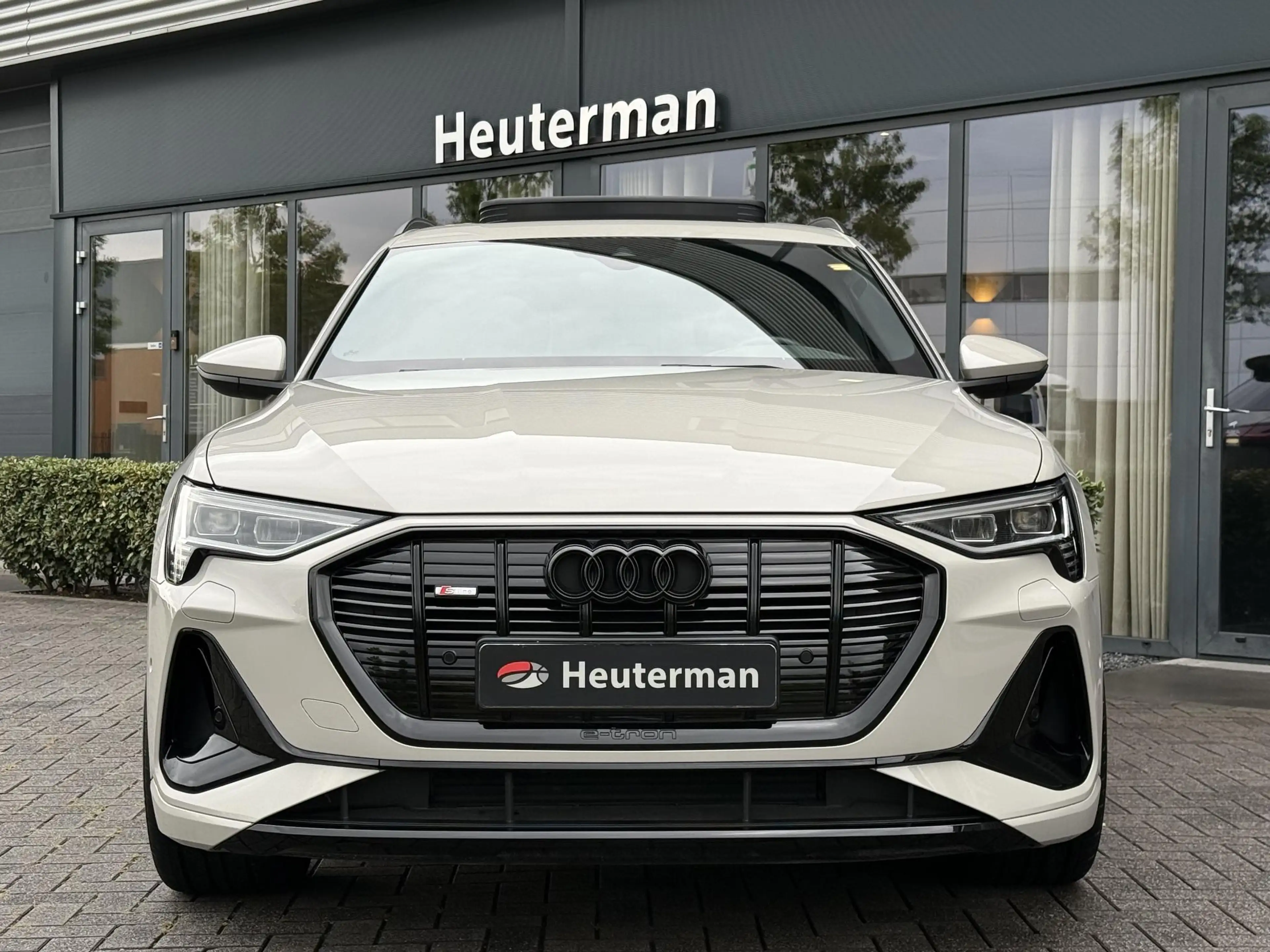 Audi e-tron 50 Quattro S line Black Edition/Pano/Krijt/96%SOH — photo 5