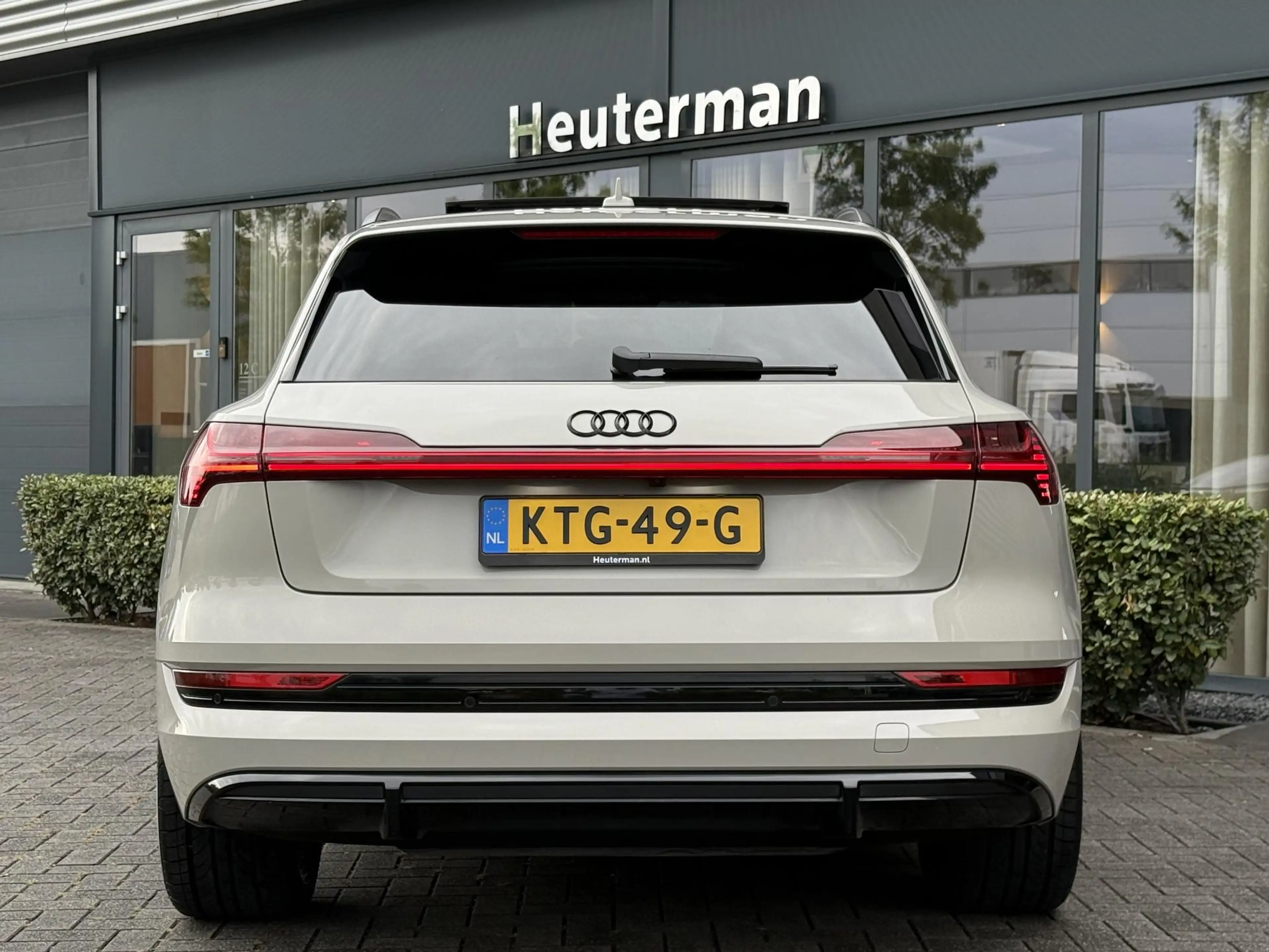 Audi e-tron 50 Quattro S line Black Edition/Pano/Krijt/96%SOH — photo 6