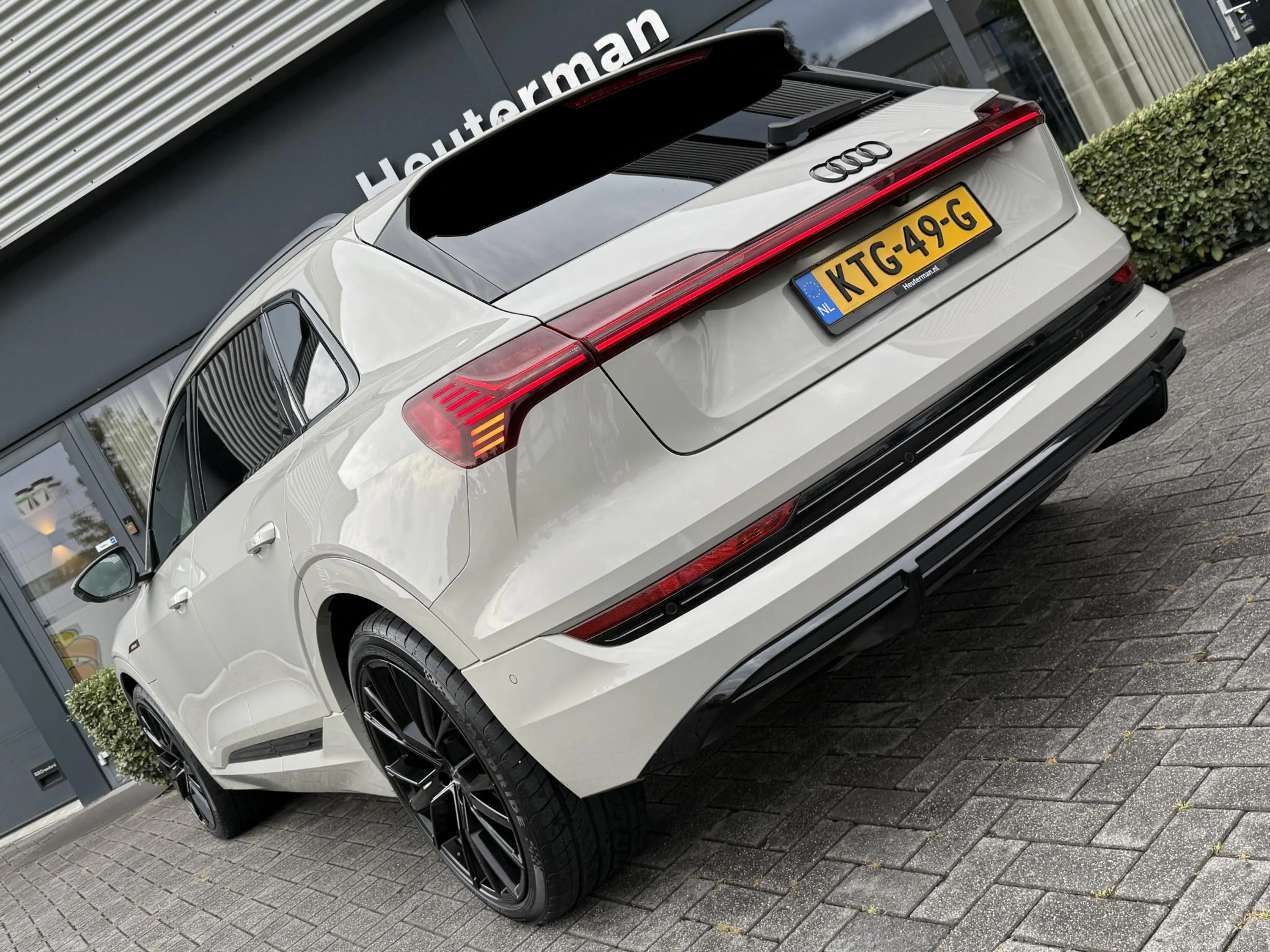 Audi e-tron 50 Quattro S line Black Edition/Pano/Krijt/96%SOH — photo 8