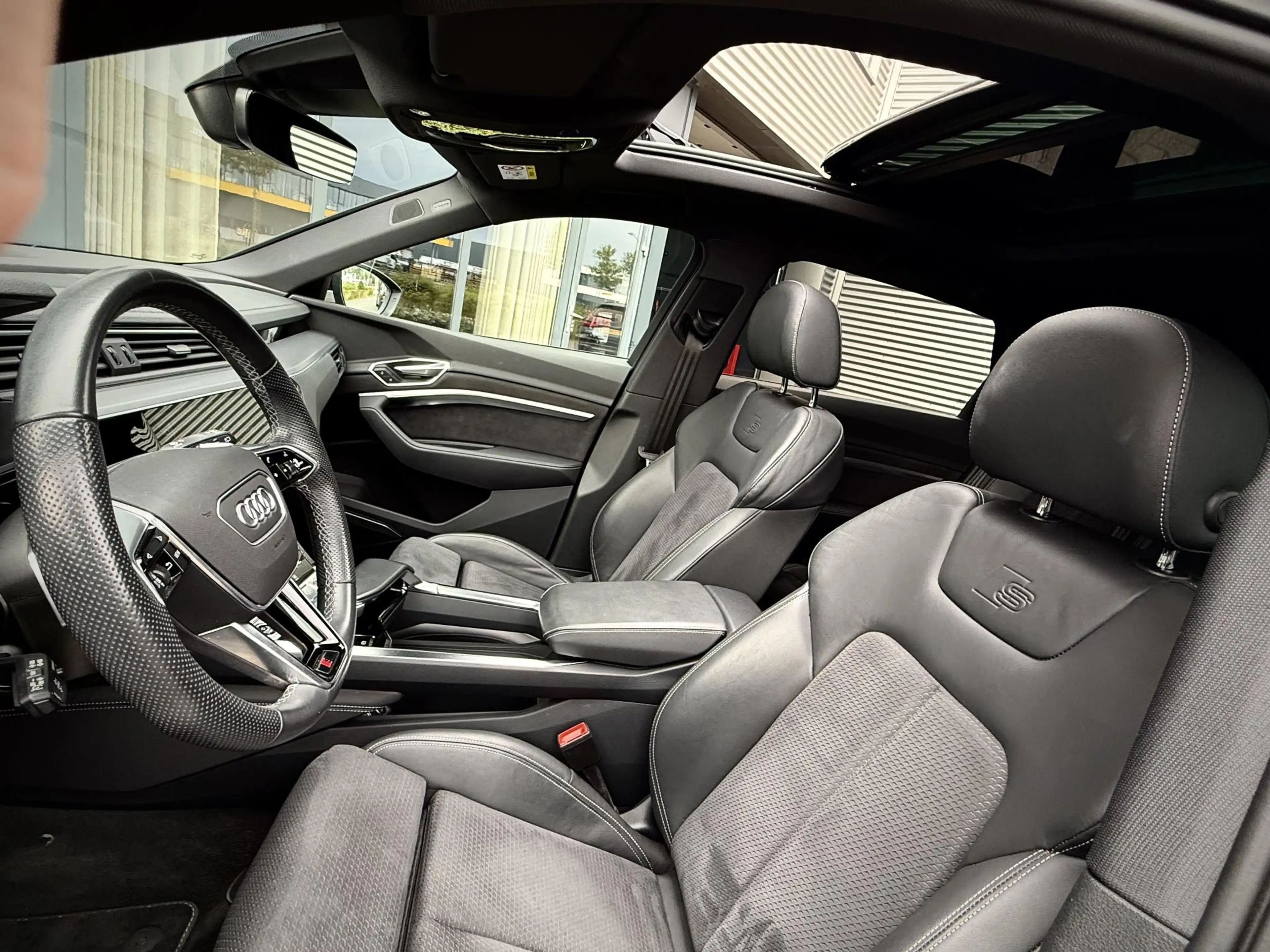 Audi e-tron 50 Quattro S line Black Edition/Pano/Krijt/96%SOH — photo 22