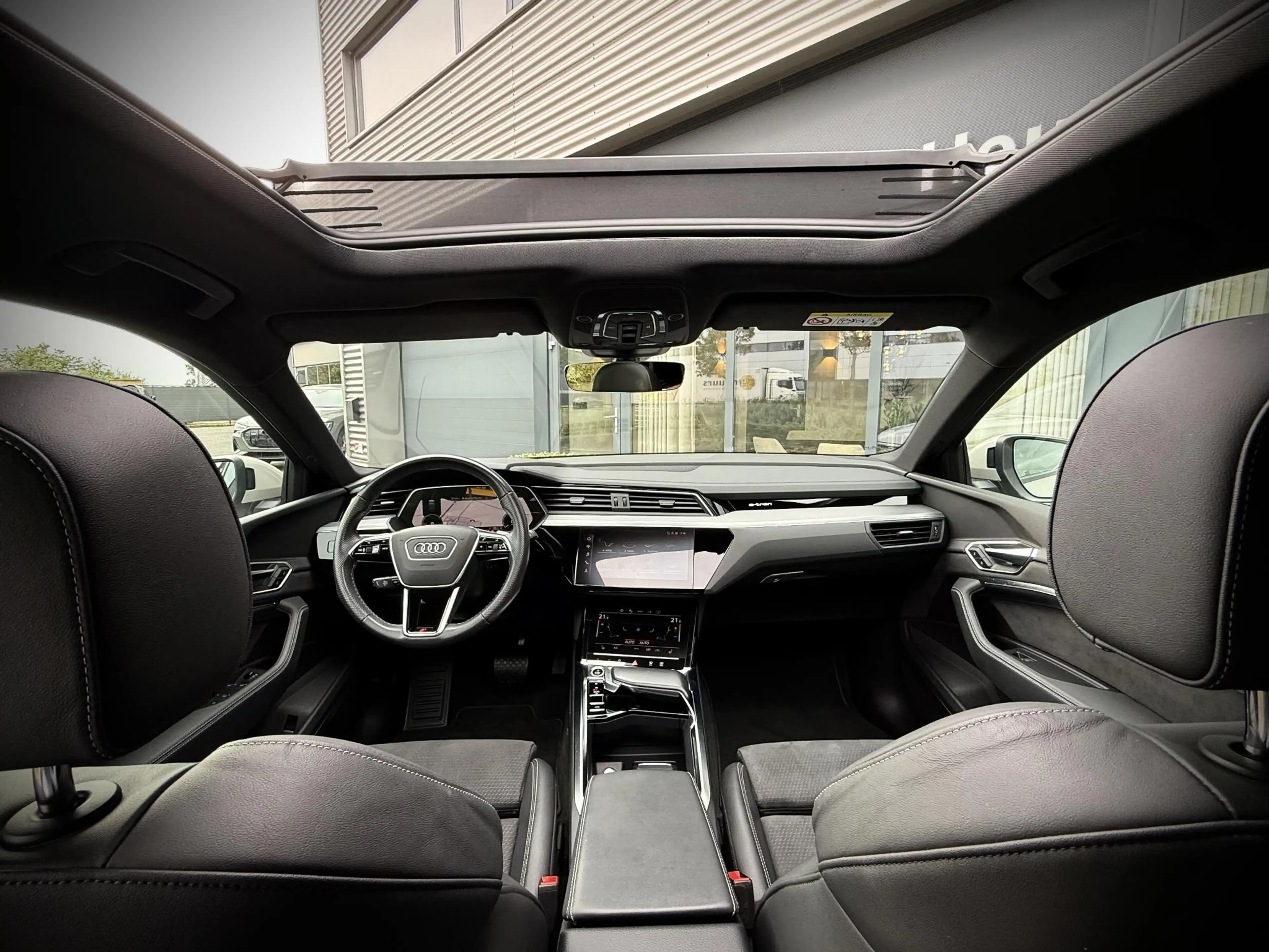 Audi e-tron 50 Quattro S line Black Edition/Pano/Krijt/96%SOH — photo 20