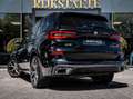 BMW X5 xDrive45e High Executive|PANO|ACC|M-SPORT|H&K|21'' Zwart - thumbnail 7