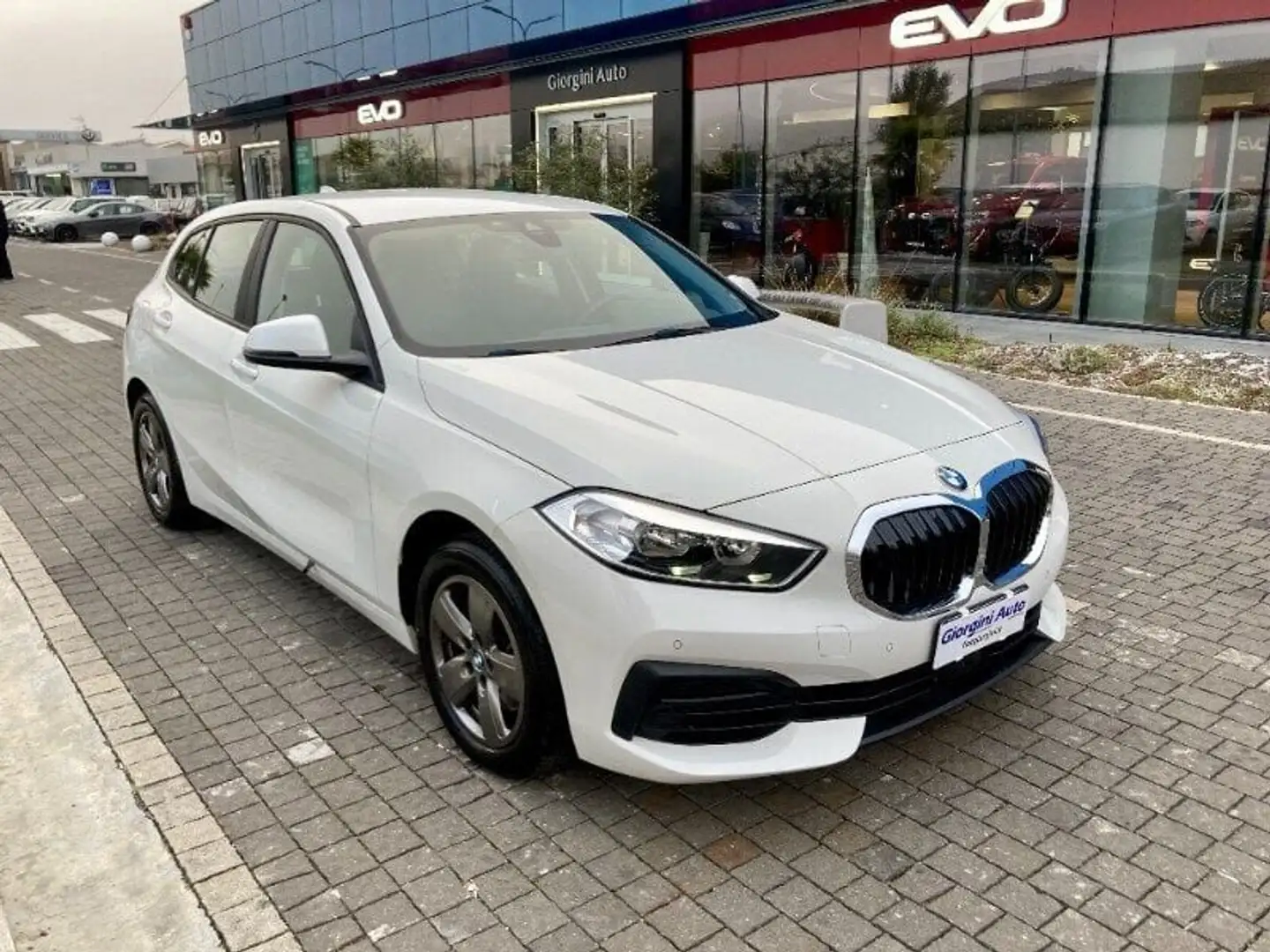 BMW 118 118d 5p. Business Advantage Blanc - 2