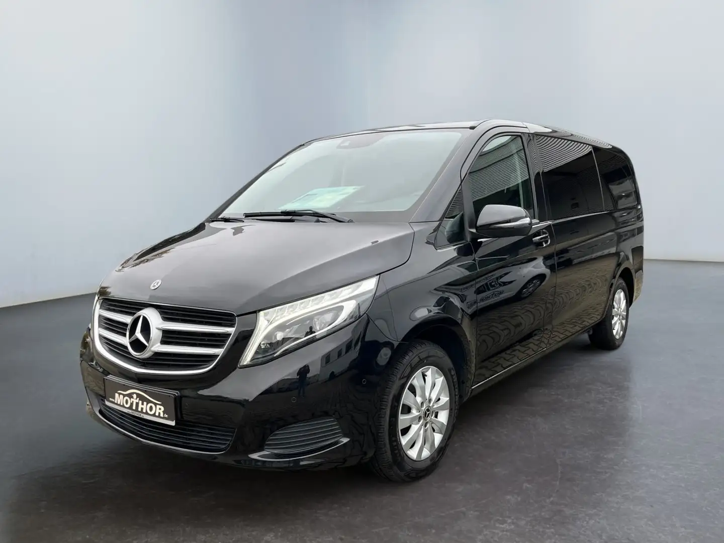 Mercedes-Benz V 220 CDI Lang G-Tronic Einparkhilfe vo+hi Noir - 2