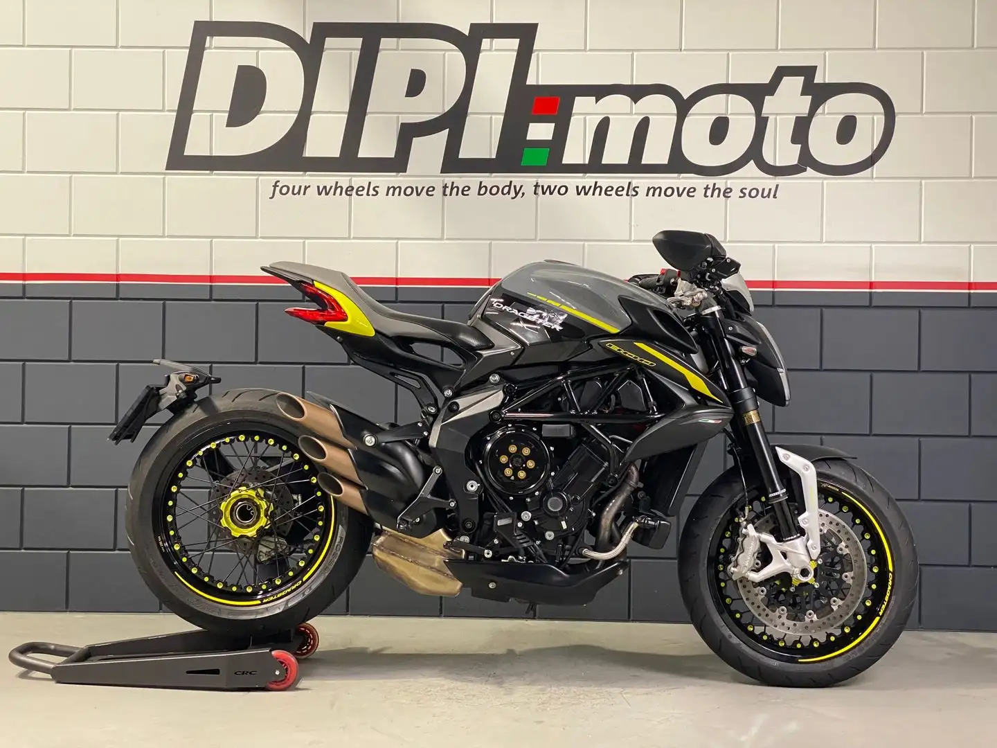 MV Agusta Dragster 800 RR Geel - 2