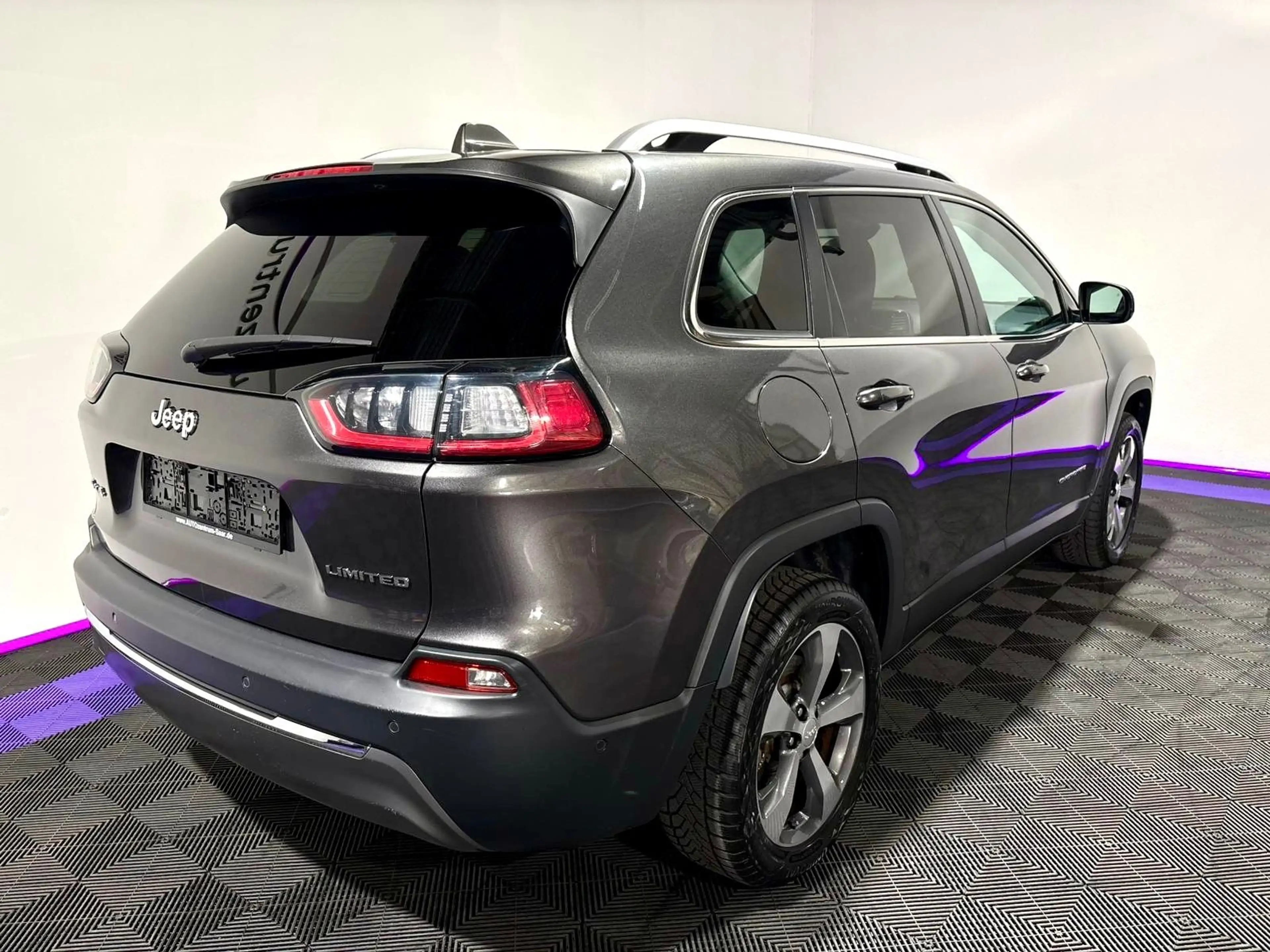 Jeep Cherokee Limited 4WD Leder Automatik Navi Xenon — photo 9