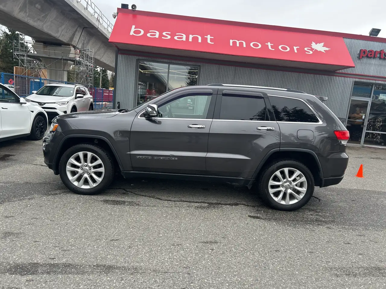 Jeep Grand Cherokee снимка Jeep Grand Cherokee