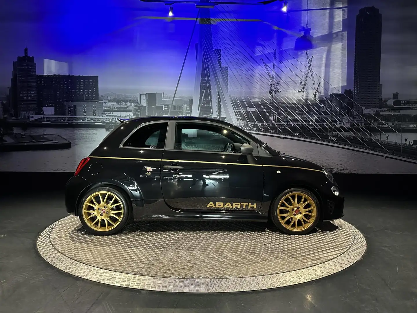 Abarth 500C Scorpioneoro 1.4 T-Jet Turismo 70th Anniversary *O Zwart - 2