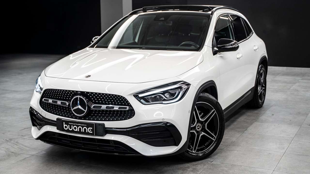 Mercedes-Benz GLA 200 D 4MATIC PREMIUM AMG TETTO APR. NAVI CAM FULL LED