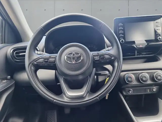 Toyota Yaris view 13