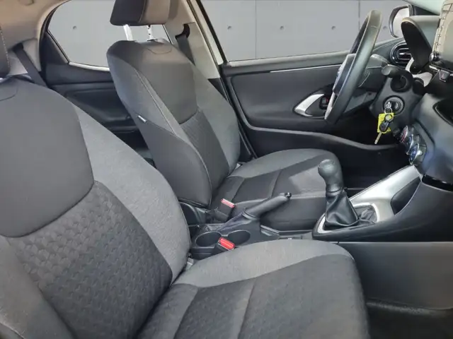 Toyota Yaris view 10