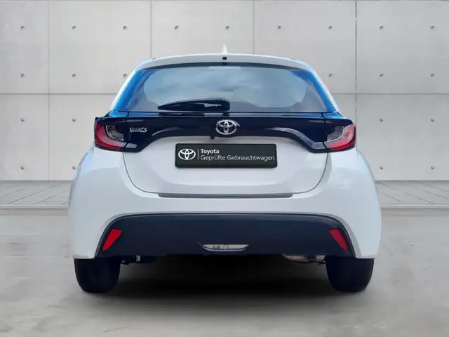 Toyota Yaris view 5