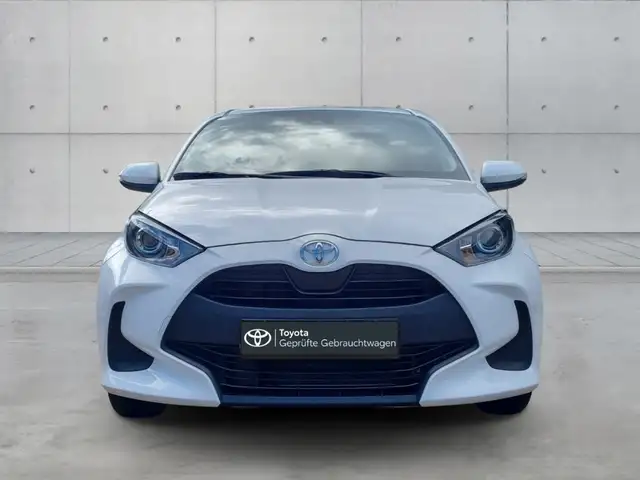 Toyota Yaris view 6