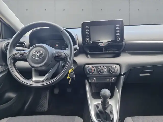 Toyota Yaris view 12